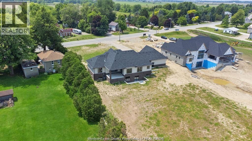 418 County Rd 34, Kingsville, Ontario  N8H 3V6 - Photo 39 - 25027098