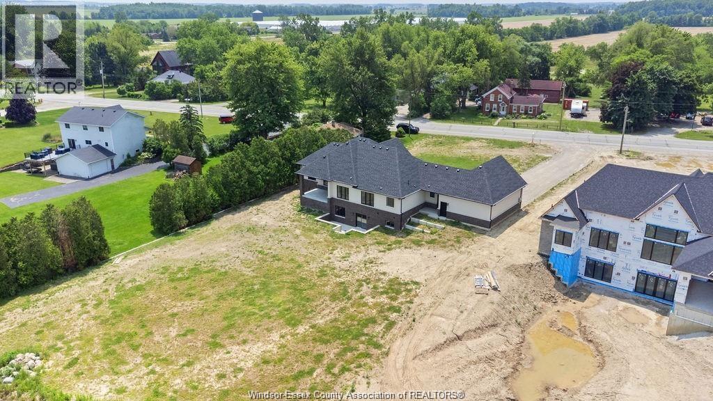 418 County Rd 34, Kingsville, Ontario  N8H 3V6 - Photo 40 - 25027098