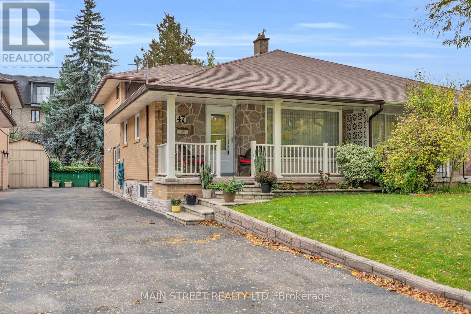 47 GRAYSTONE GARDENS, Toronto, Ontario