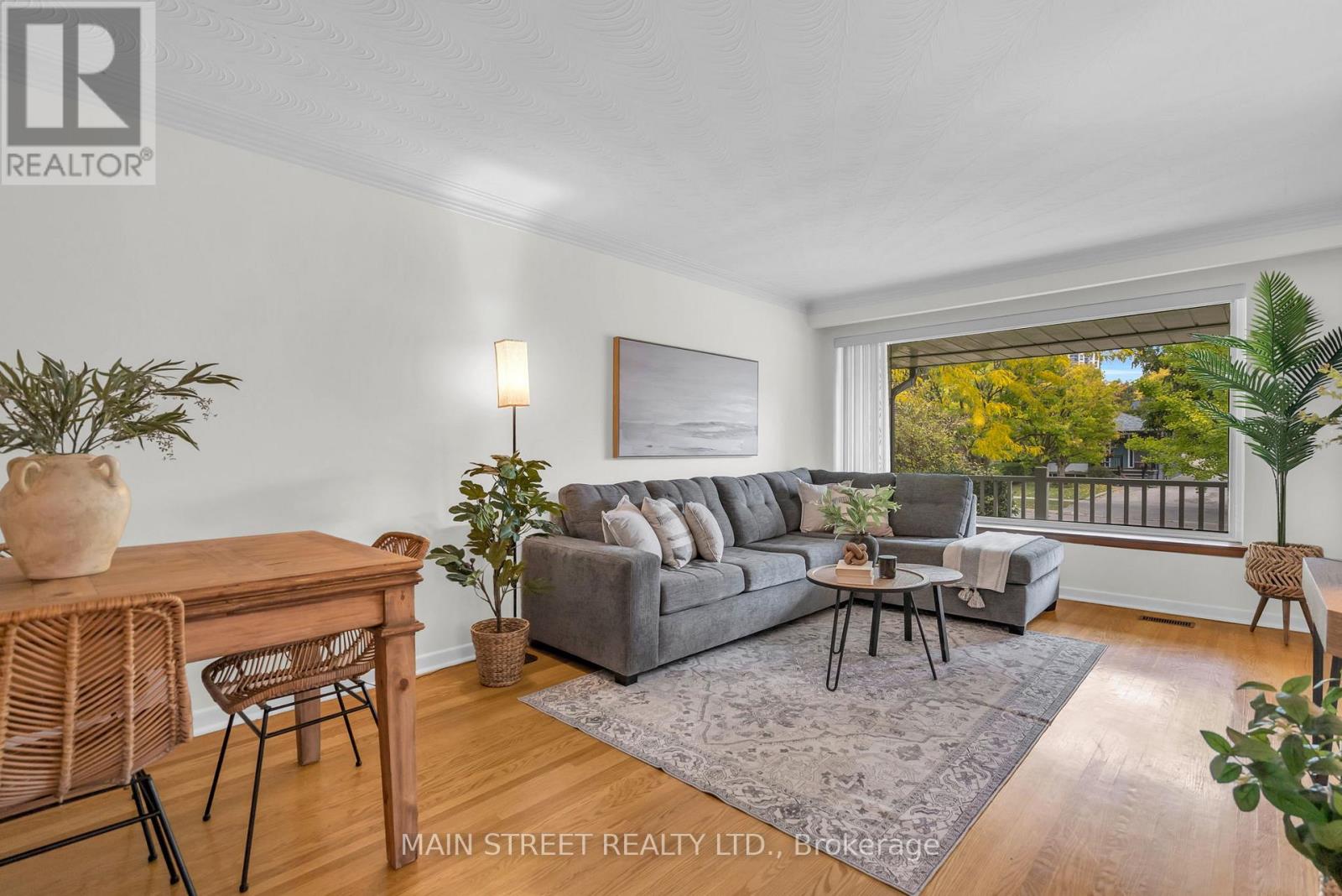 47 Graystone Gardens, Toronto, Ontario  M8Z 3C2 - Photo 12 - W12480427