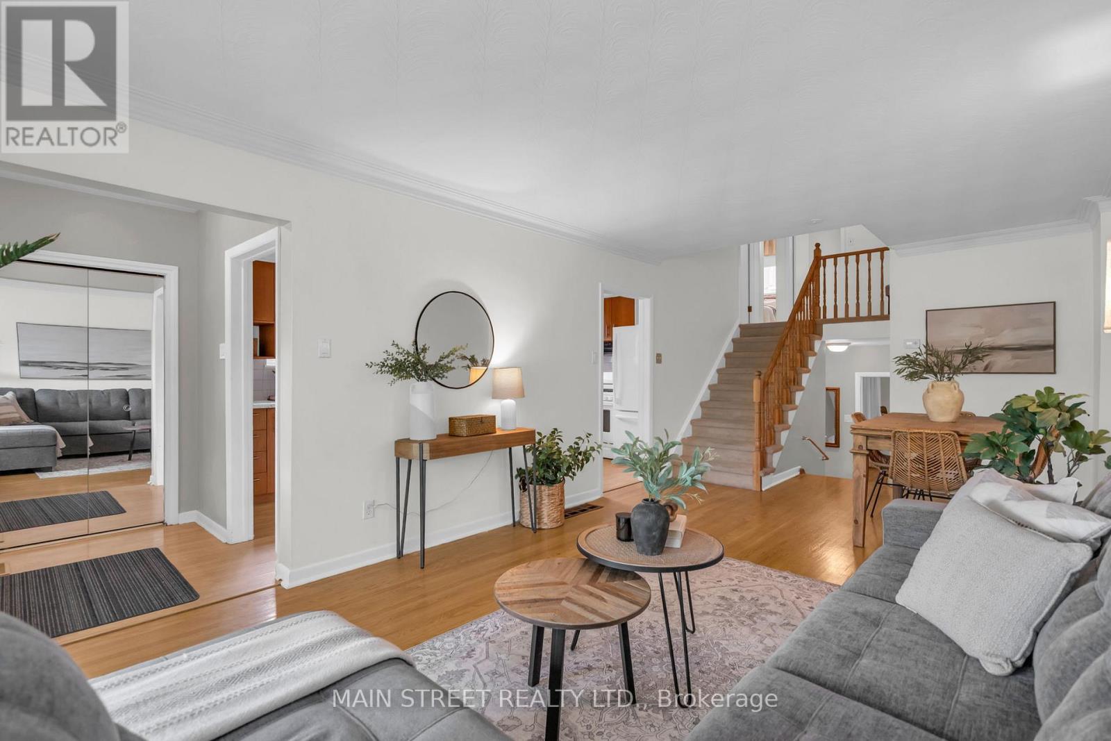 47 Graystone Gardens, Toronto, Ontario  M8Z 3C2 - Photo 8 - W12480427