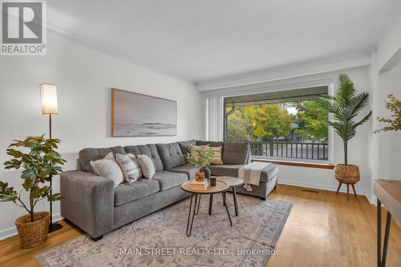 47 Graystone Gardens, Toronto, Ontario  M8Z 3C2 - Photo 9 - W12480427