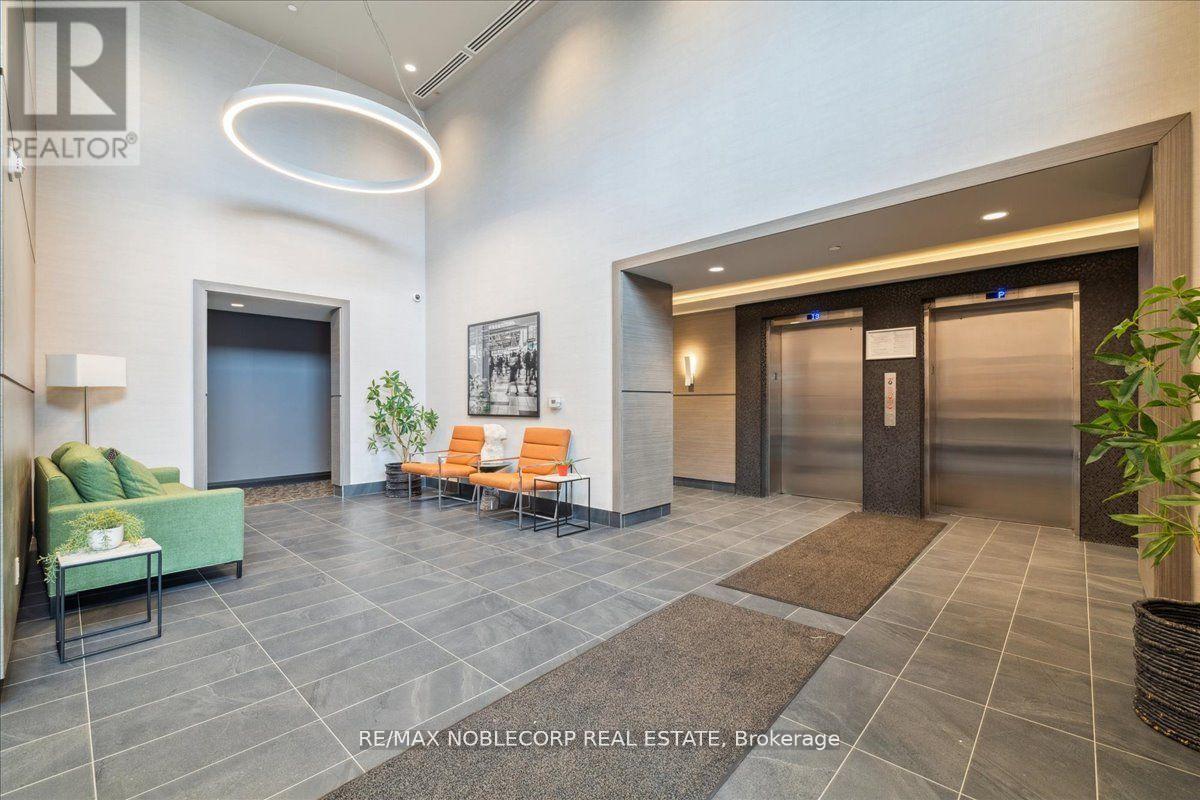 516 - 50 Kaitting Trail, Oakville, Ontario  L6M 4L9 - Photo 6 - W12480438