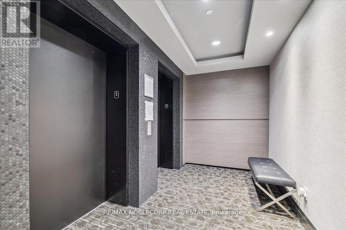 516 - 50 Kaitting Trail, Oakville, Ontario  L6M 4L9 - Photo 7 - W12480438
