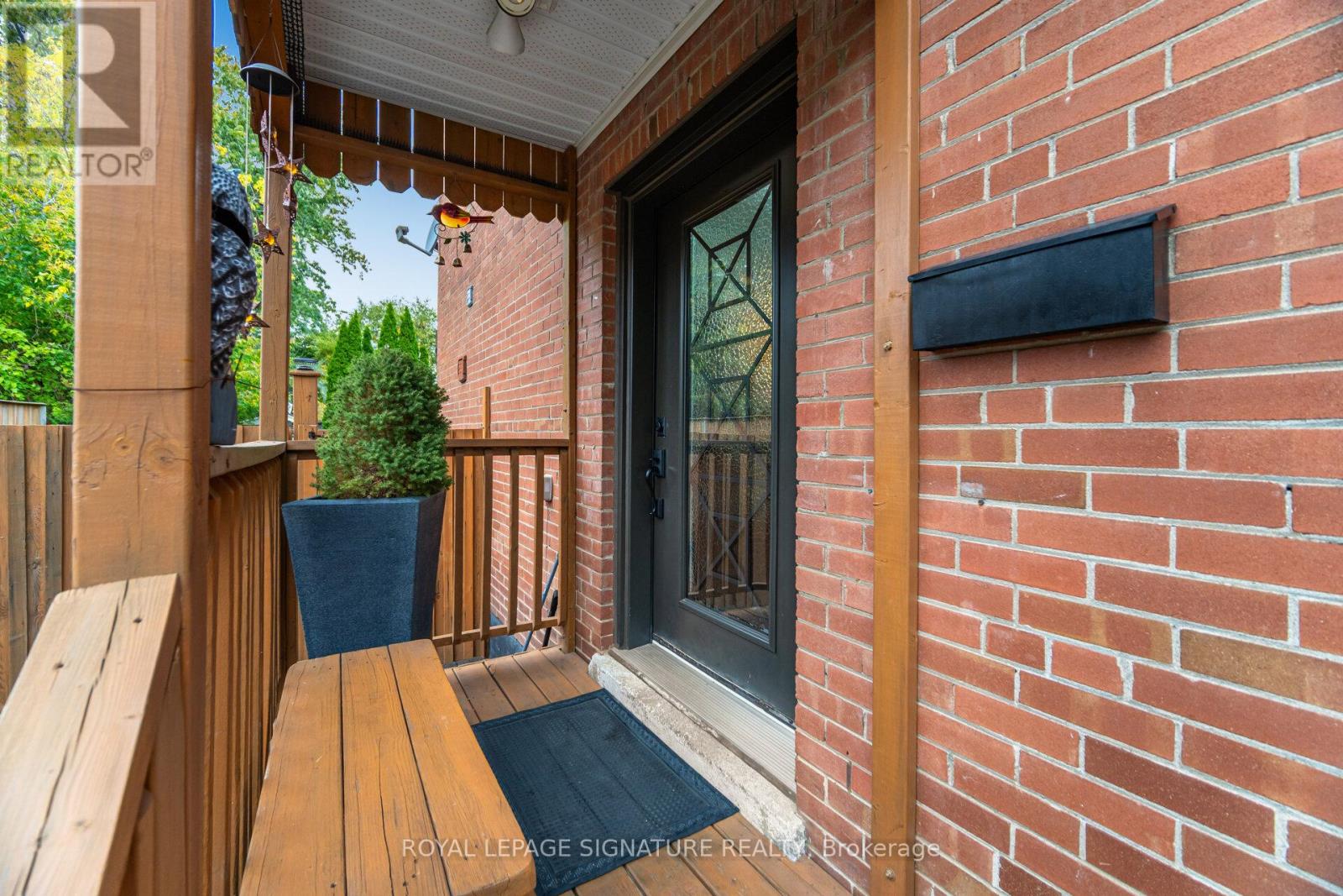 2259 Wiseman Court, Mississauga (Clarkson), Ontario  L5J 1P4 - Photo 5 - W12480471