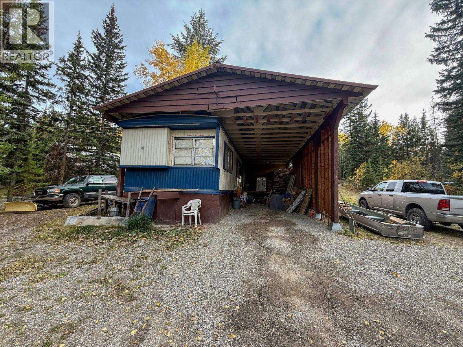 6340 Wolfe Road, Horse Lake, British Columbia  V0K 2E3 - Photo 2 - R3059589
