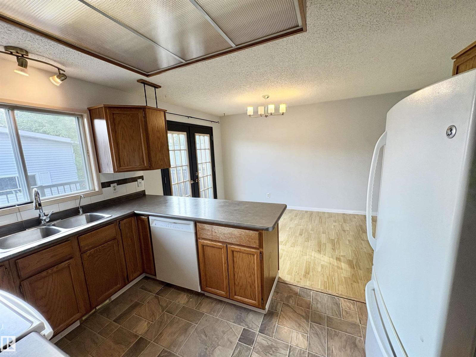 12231 44 St Nw Nw, Edmonton, Alberta  T5W 4Z5 - Photo 9 - E4458321