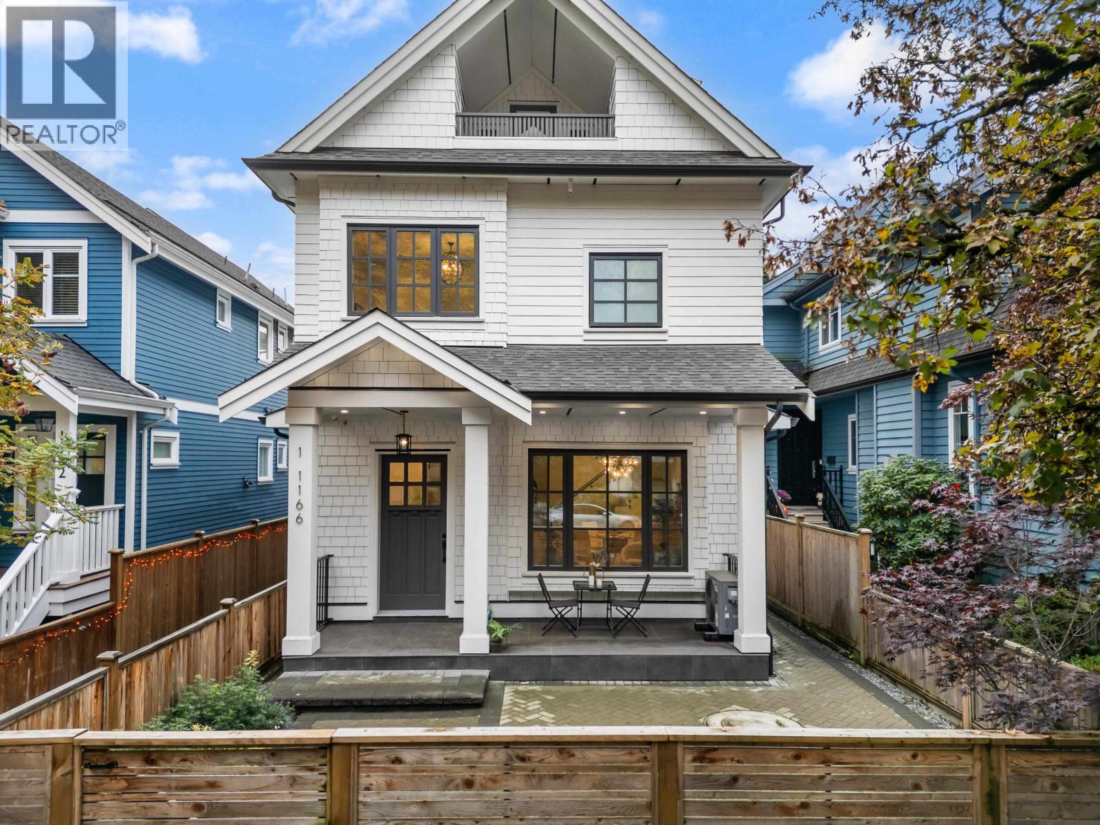 1 1166 E 11TH AVENUE, Vancouver, British Columbia