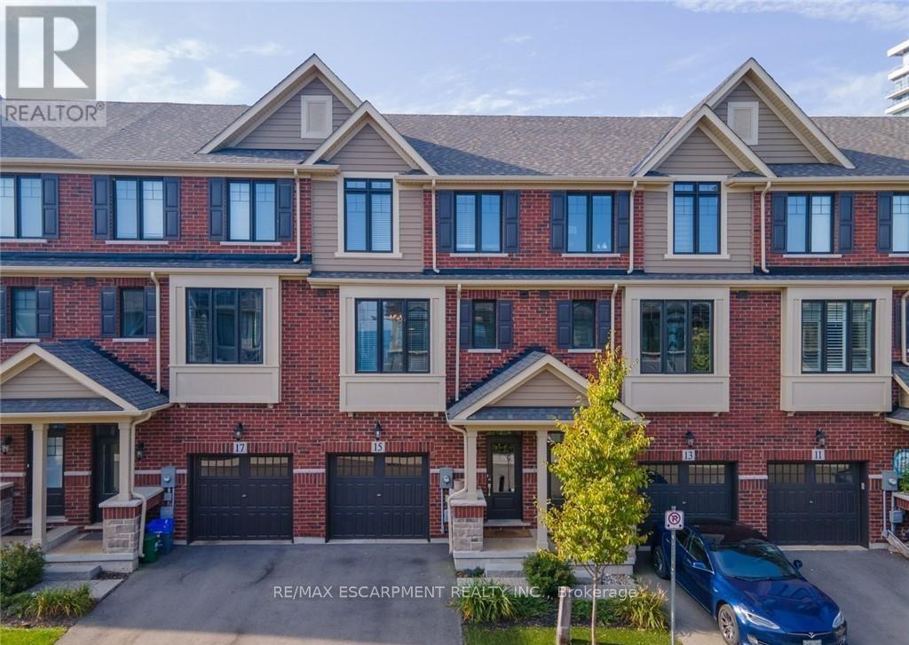 15 PIERRE TRUDEAU LANE, Grimsby, Ontario