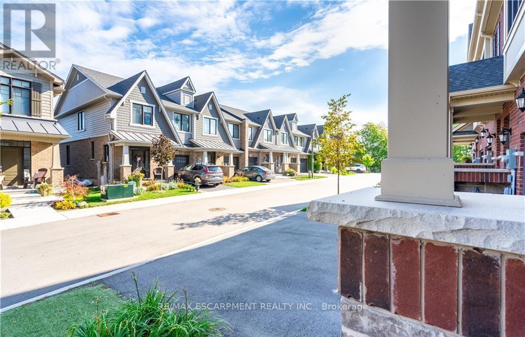 15 Pierre Trudeau Lane, Grimsby, Ontario  L3M 0H4 - Photo 3 - X12480447