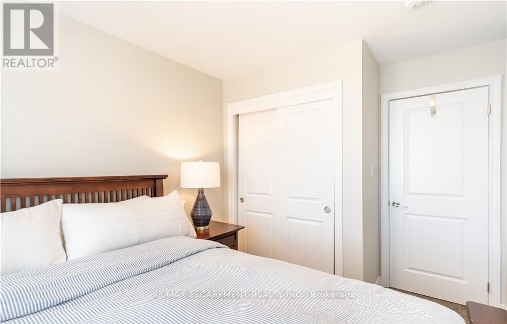 15 Pierre Trudeau Lane, Grimsby, Ontario  L3M 0H4 - Photo 32 - X12480447