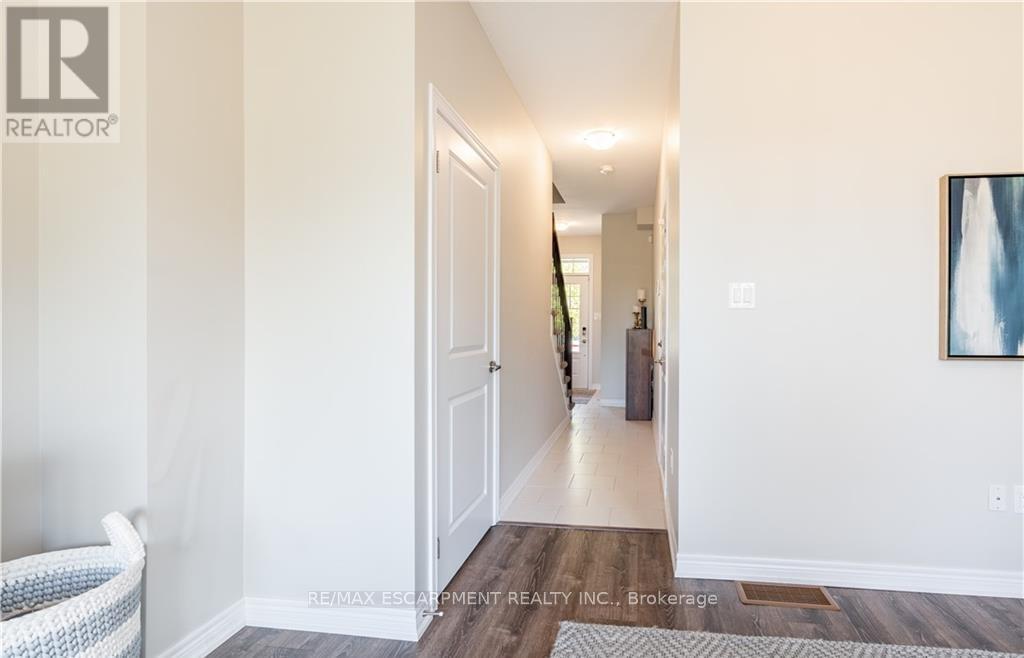 15 Pierre Trudeau Lane, Grimsby, Ontario  L3M 0H4 - Photo 37 - X12480447