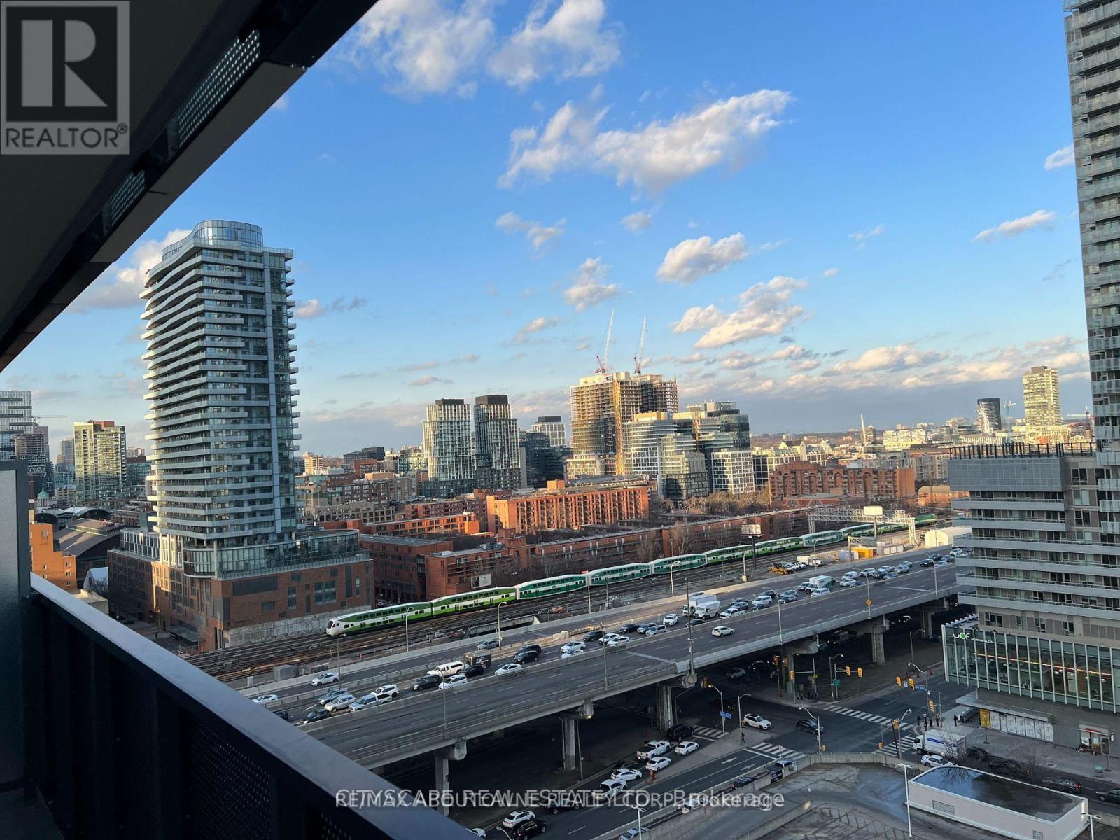 1607 - 138 Downes Street, Toronto (Waterfront Communities), Ontario  M5E 0E4 - Photo 3 - C12480549