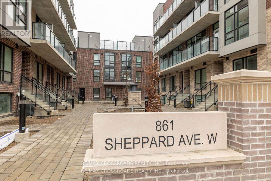 TH47 - 861 SHEPPARD AVENUE W, toronto (clanton park), Ontario