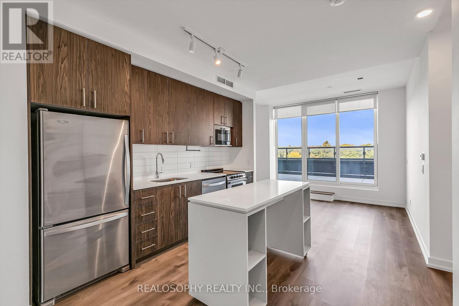602 - 115 Larchmount Avenue, Toronto, Ontario  M4M 2Y6 - Photo 2 - E12480607