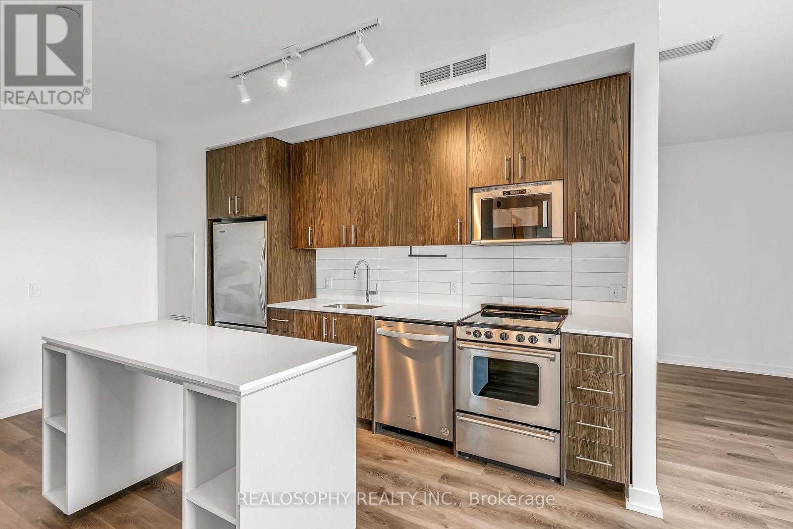 602 - 115 Larchmount Avenue, Toronto, Ontario  M4M 2Y6 - Photo 3 - E12480607