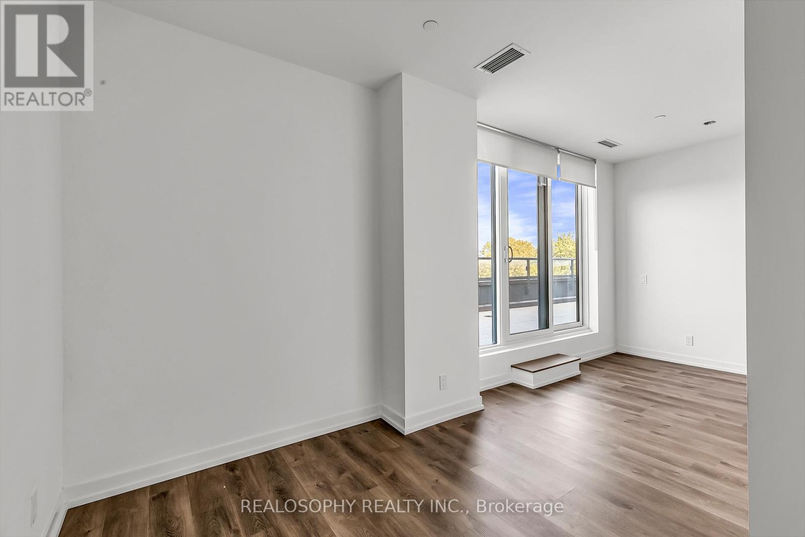 602 - 115 Larchmount Avenue, Toronto, Ontario  M4M 2Y6 - Photo 6 - E12480607