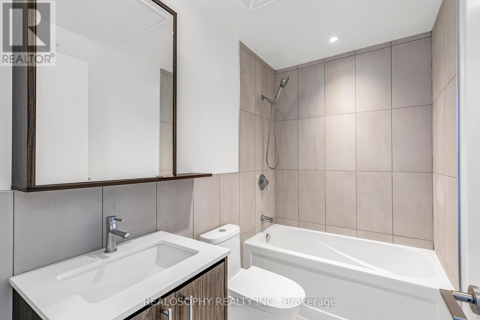 602 - 115 Larchmount Avenue, Toronto, Ontario  M4M 2Y6 - Photo 8 - E12480607