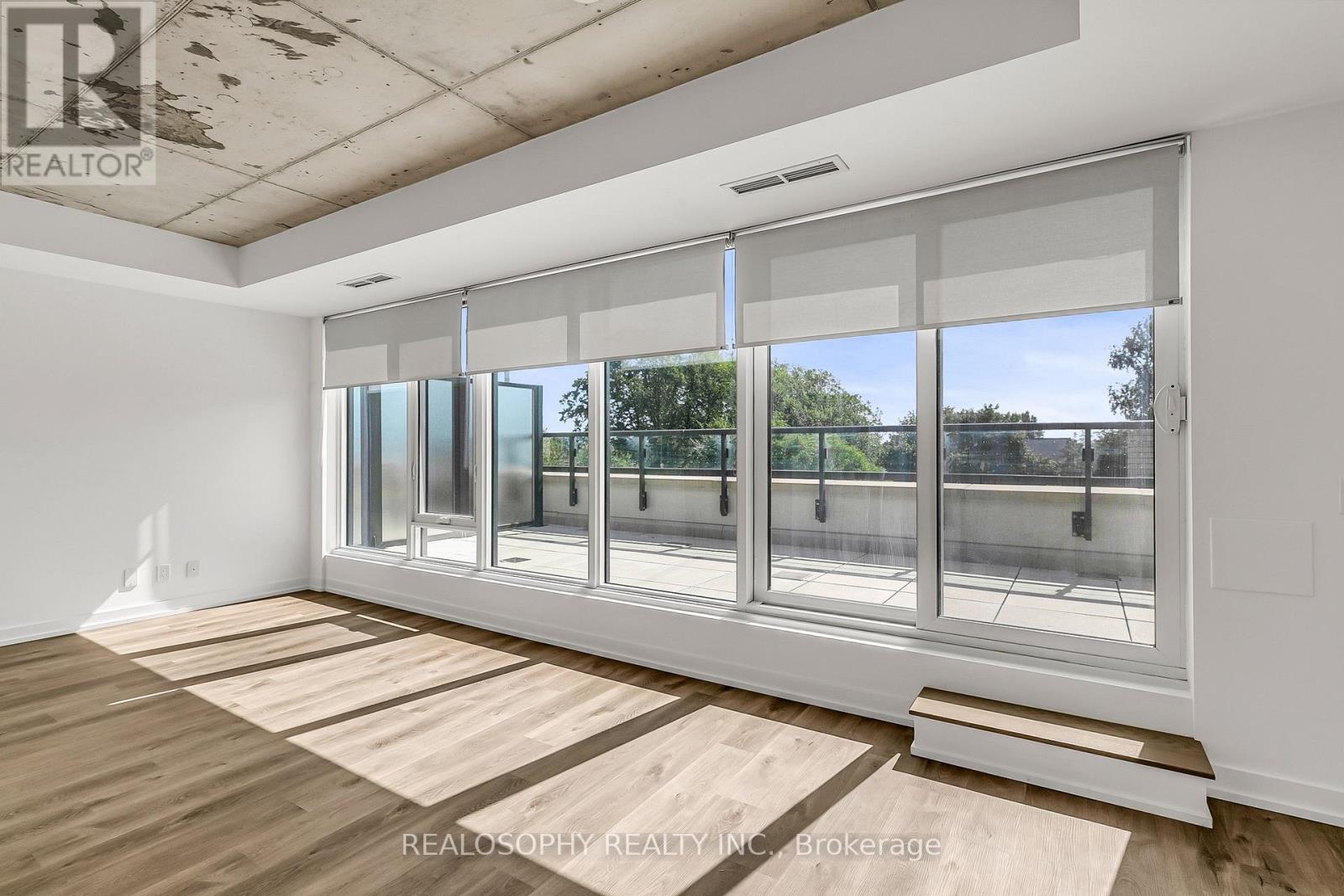 401 - 115 Larchmount Avenue, Toronto, Ontario  M4M 2Y6 - Photo 2 - E12480610