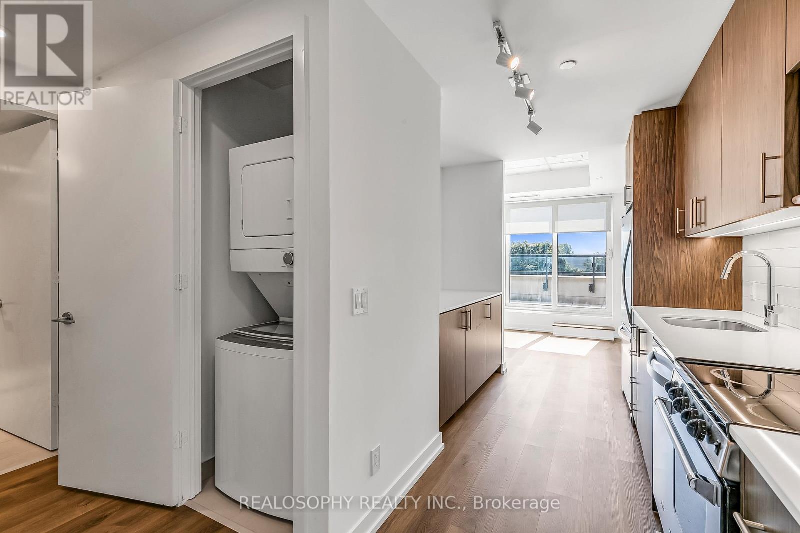 401 - 115 Larchmount Avenue, Toronto, Ontario  M4M 2Y6 - Photo 6 - E12480610