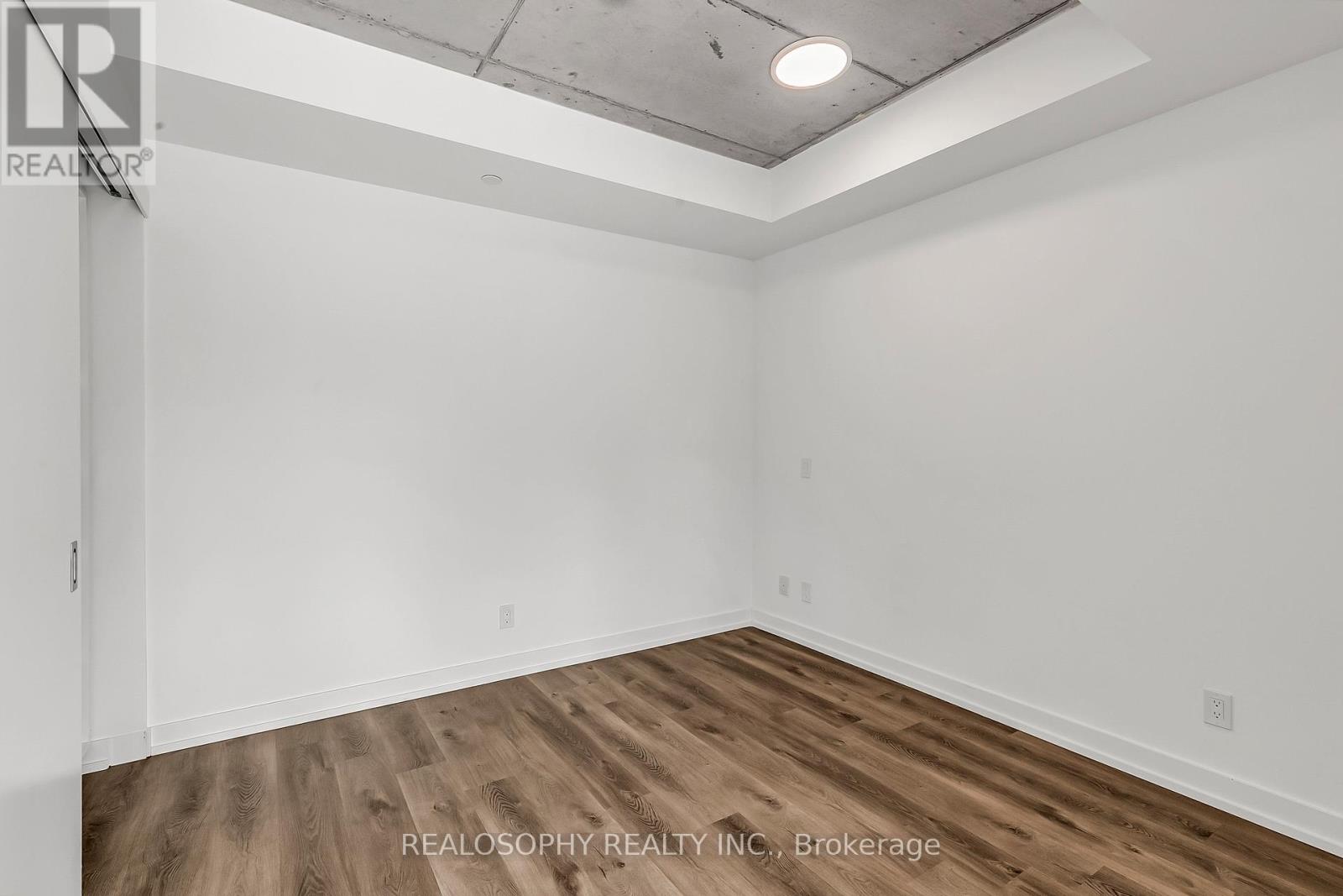 401 - 115 Larchmount Avenue, Toronto, Ontario  M4M 2Y6 - Photo 8 - E12480610