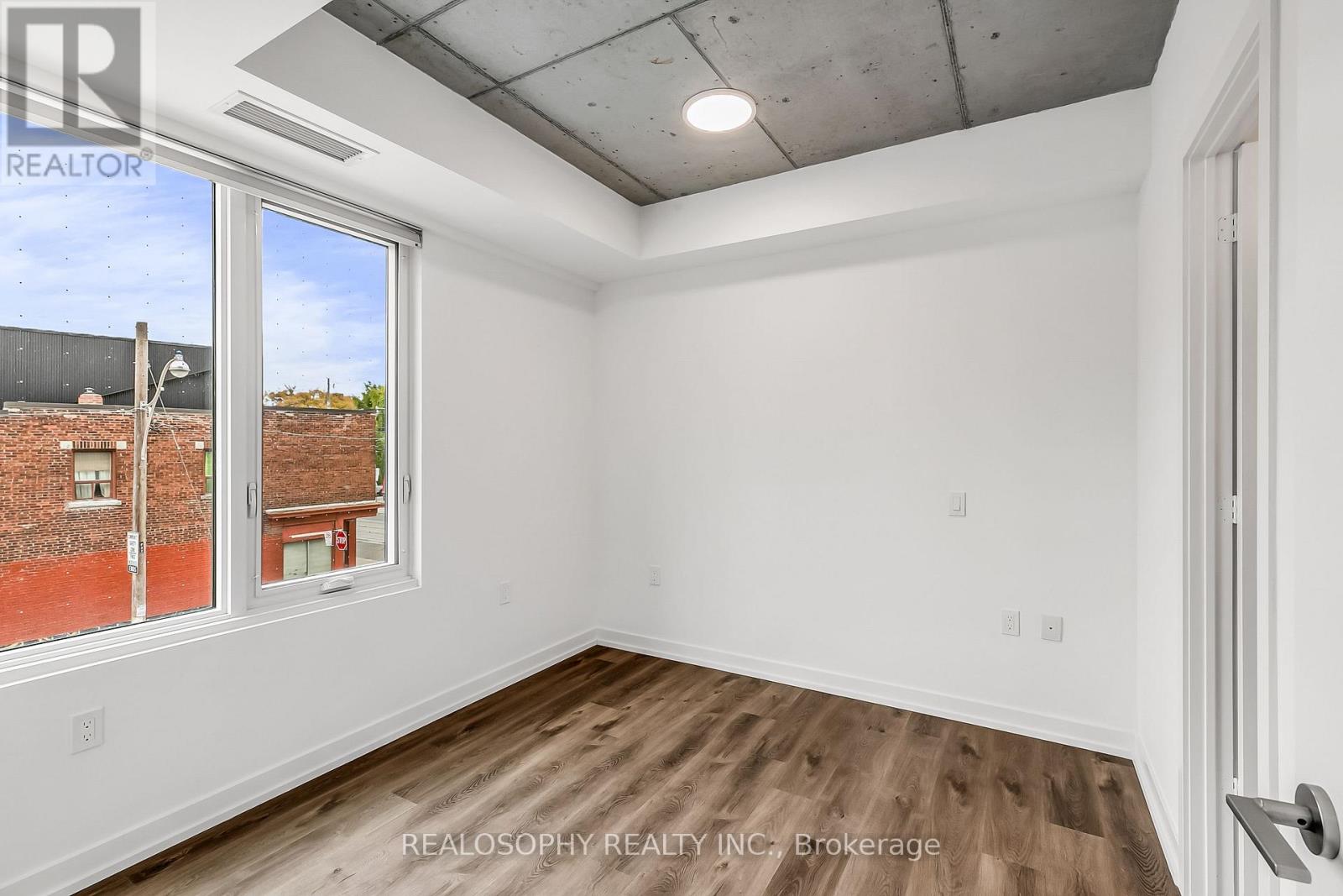 302 - 115 Larchmount Avenue, Toronto, Ontario  M4M 2Y6 - Photo 7 - E12480615
