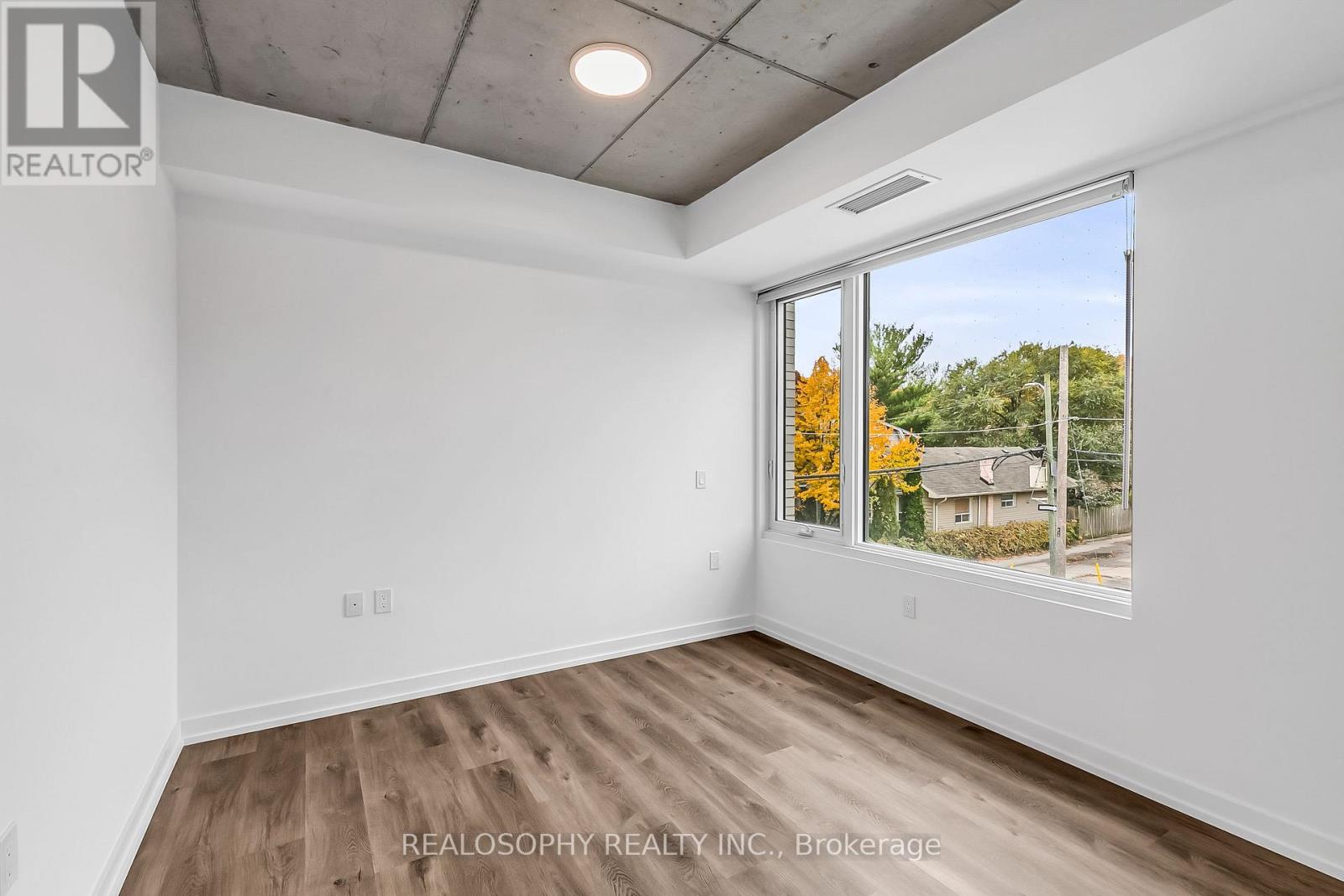302 - 115 Larchmount Avenue, Toronto, Ontario  M4M 2Y6 - Photo 9 - E12480615