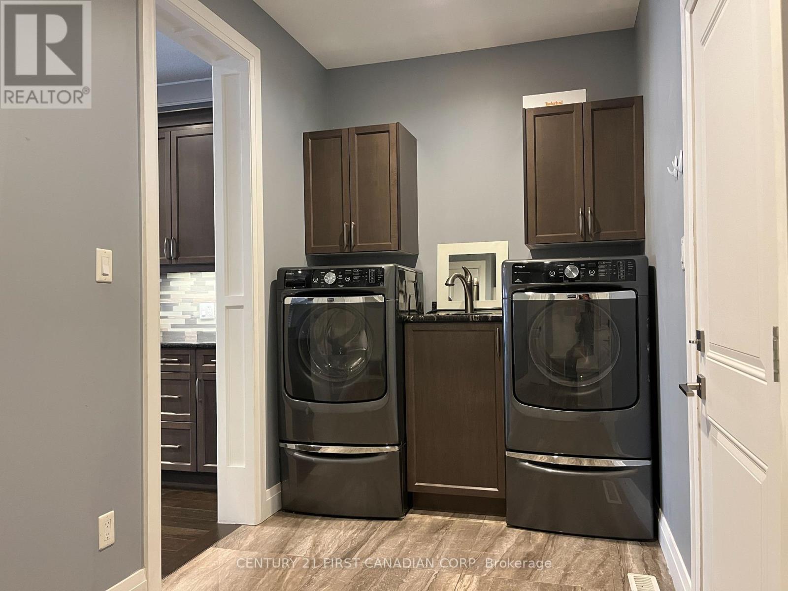 33 - 41 Earlscourt Terrace, Middlesex Centre, Ontario  N0L 1R0 - Photo 14 - X12460841