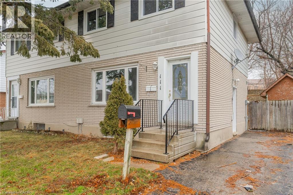 111 Chalmers Street S, Cambridge, Ontario  N1R 6A5 - Photo 2 - 40779449