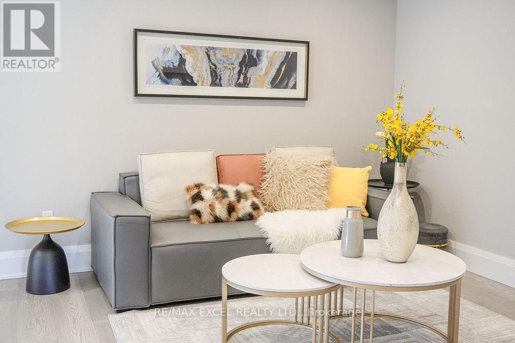 106 Upton Crescent, Markham, Ontario  L3R 3T4 - Photo 8 - N12480520