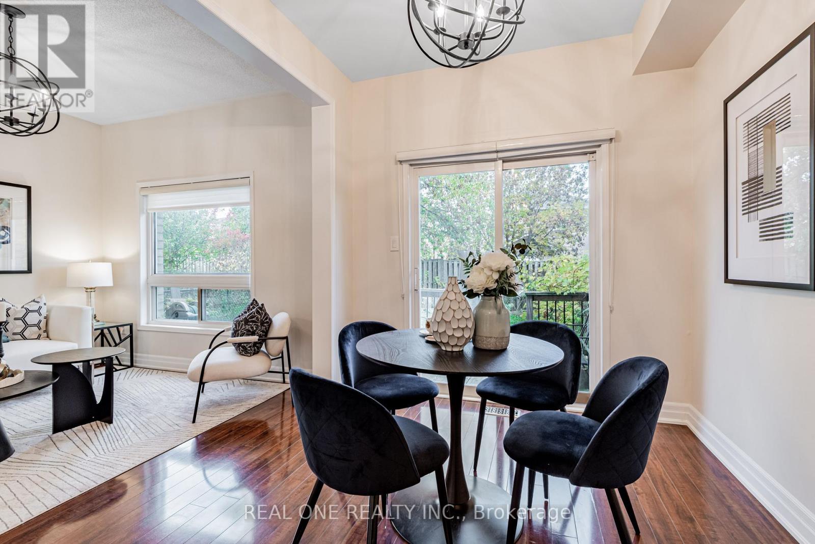 15 Debonair Street, Richmond Hill, Ontario  L4C 0R2 - Photo 12 - N12480536