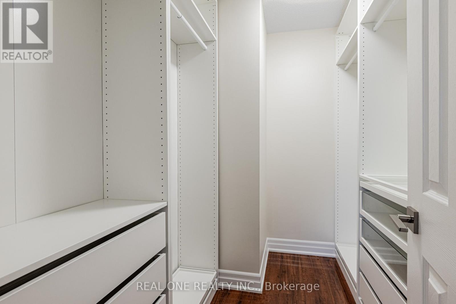 15 Debonair Street, Richmond Hill, Ontario  L4C 0R2 - Photo 20 - N12480536