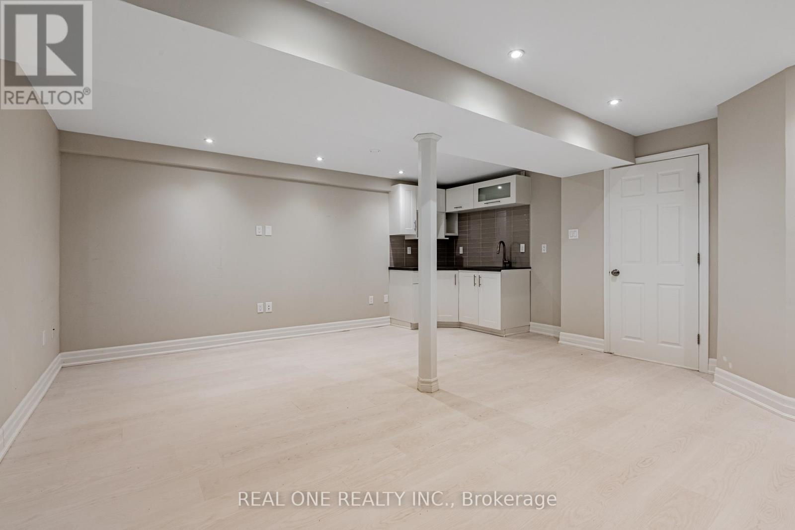 15 Debonair Street, Richmond Hill, Ontario  L4C 0R2 - Photo 26 - N12480536
