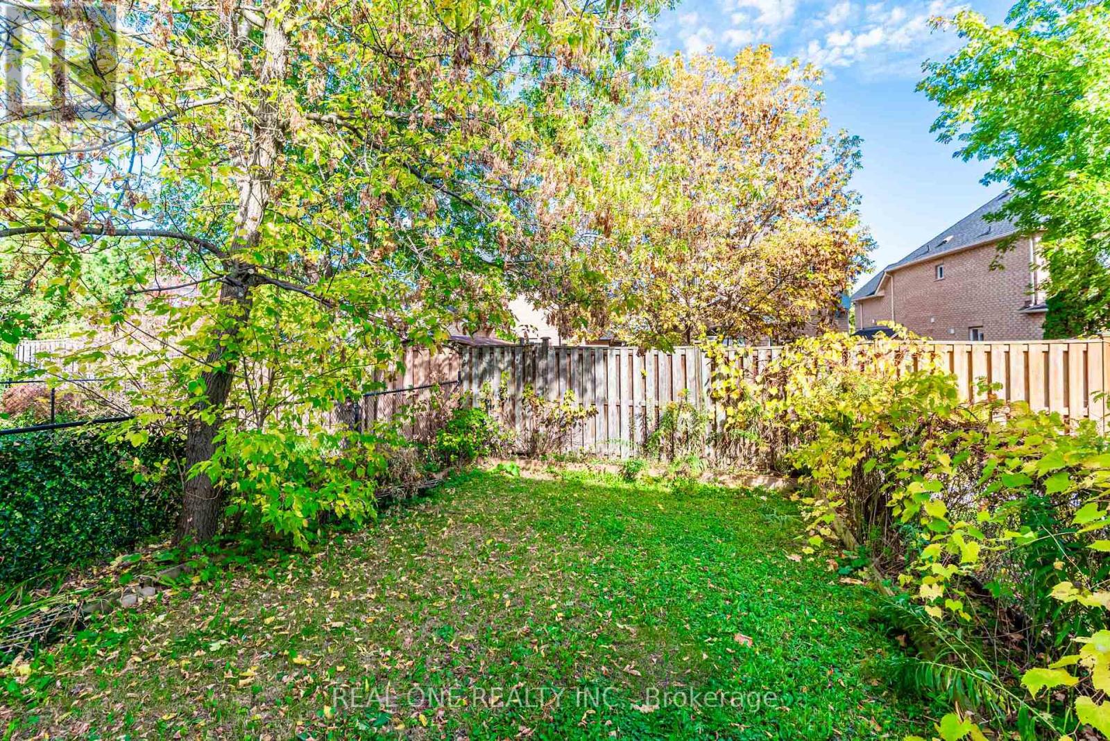 15 Debonair Street, Richmond Hill, Ontario  L4C 0R2 - Photo 31 - N12480536