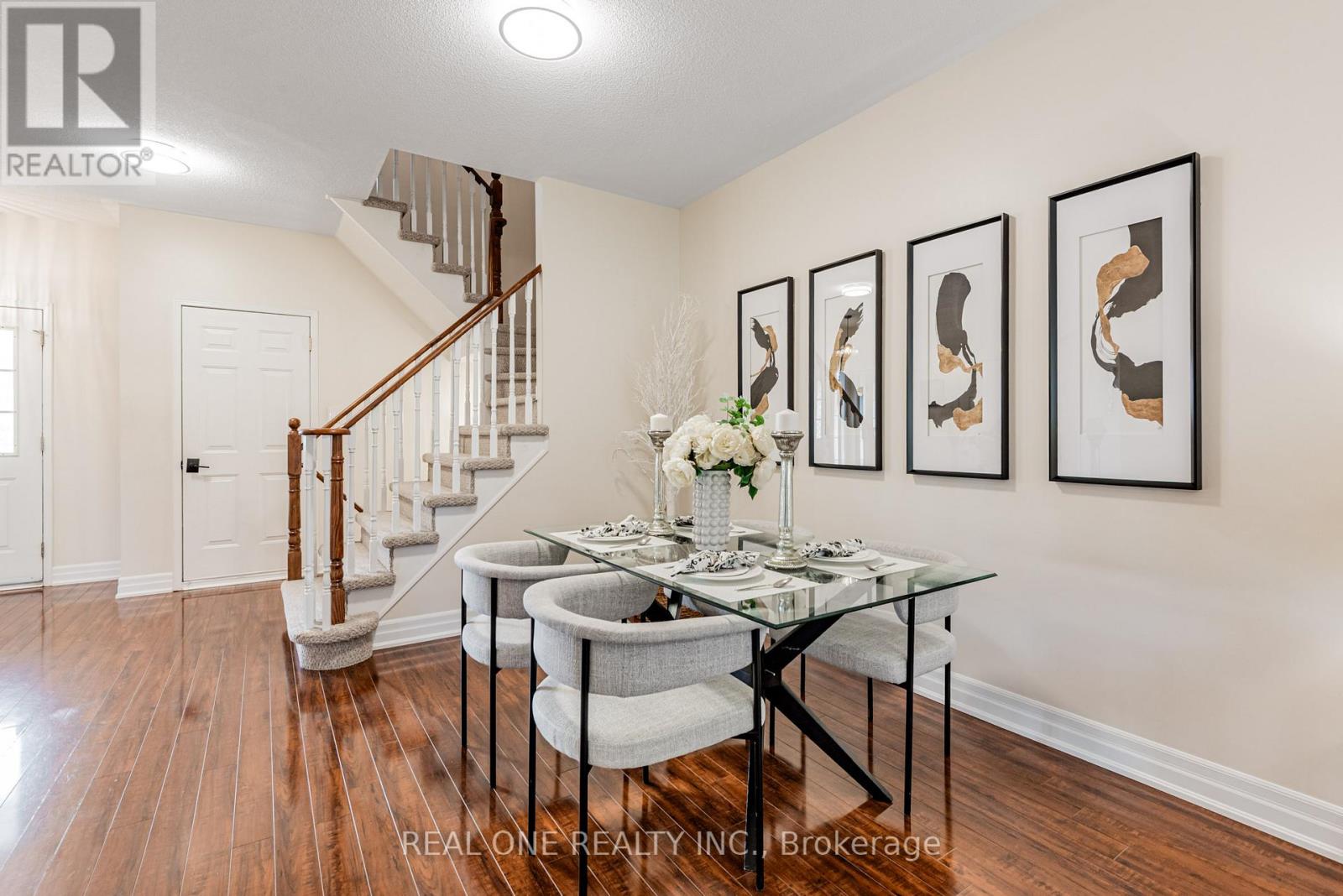 15 Debonair Street, Richmond Hill, Ontario  L4C 0R2 - Photo 6 - N12480536