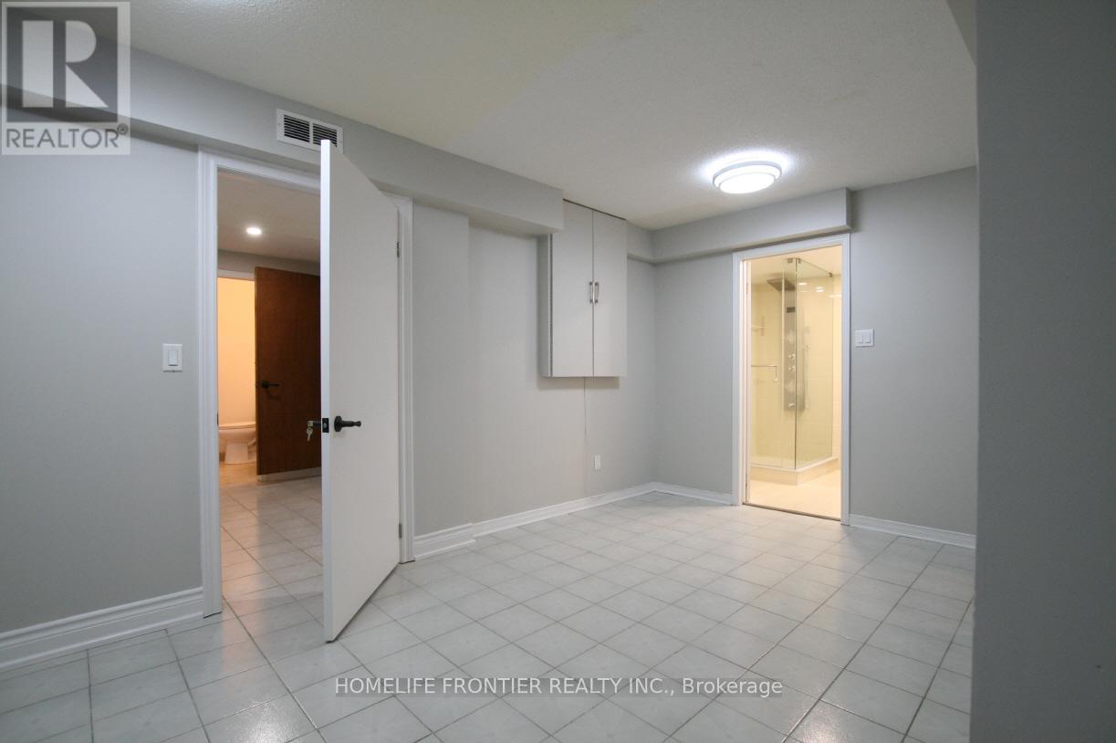 Bsmt A - 250 Weldrick Road W, Richmond Hill, Ontario  L4C 3V3 - Photo 2 - N12480552
