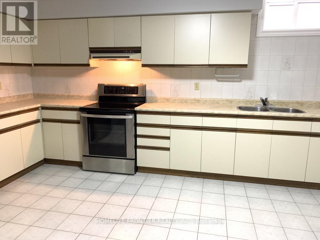 Bsmt A - 250 Weldrick Road W, Richmond Hill, Ontario  L4C 3V3 - Photo 6 - N12480552