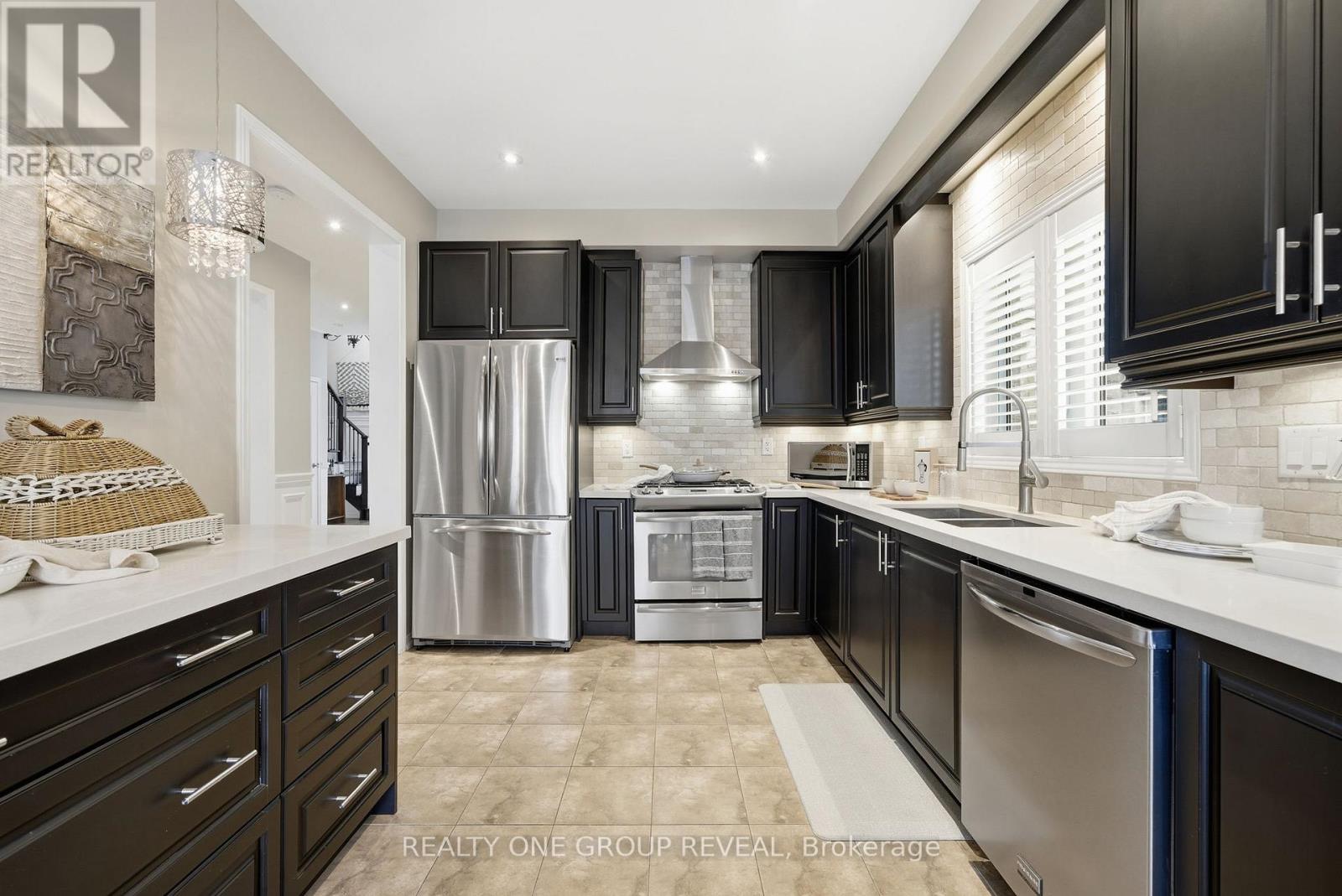 5 Robertdale Court, Whitchurch-Stouffville, Ontario  L4A 0Y5 - Photo 15 - N12480571