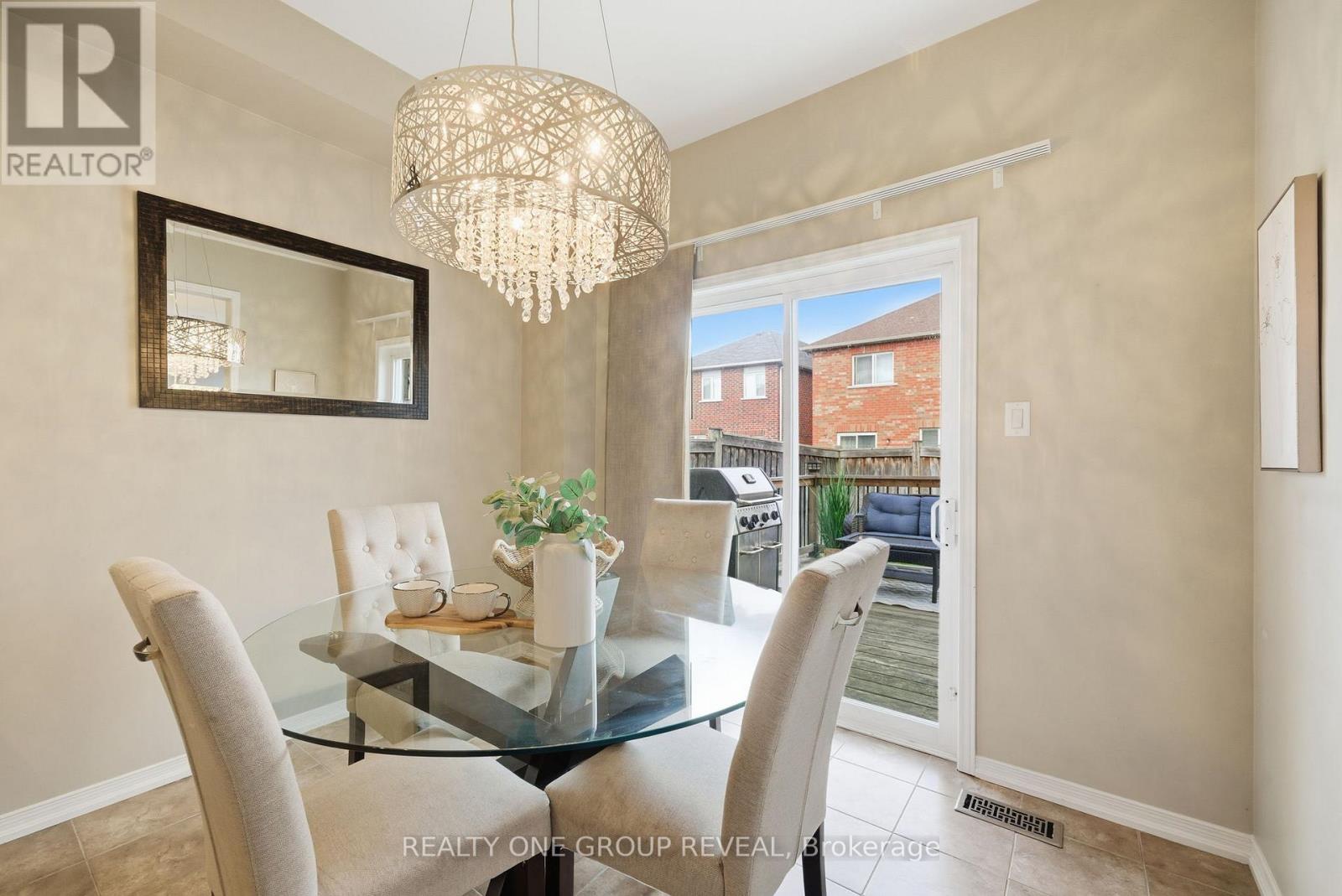 5 Robertdale Court, Whitchurch-Stouffville, Ontario  L4A 0Y5 - Photo 17 - N12480571