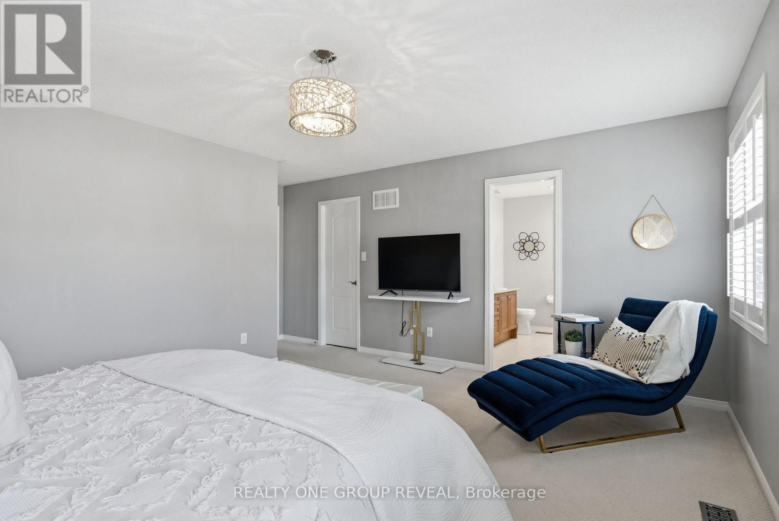 5 Robertdale Court, Whitchurch-Stouffville, Ontario  L4A 0Y5 - Photo 22 - N12480571