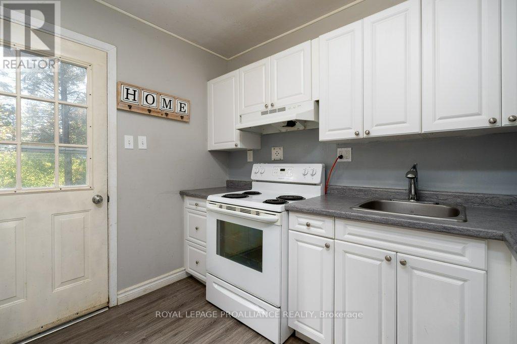 21901 Loyalist Parkway, Quinte West (Murray Ward), Ontario  K0K 1L0 - Photo 10 - X12480647