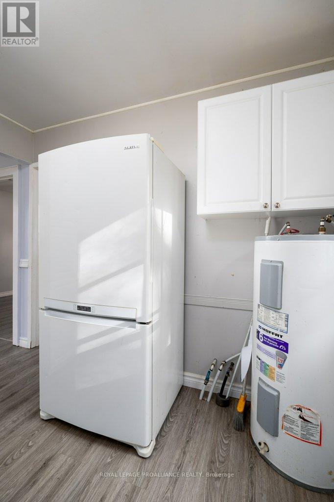 21901 Loyalist Parkway, Quinte West (Murray Ward), Ontario  K0K 1L0 - Photo 12 - X12480647