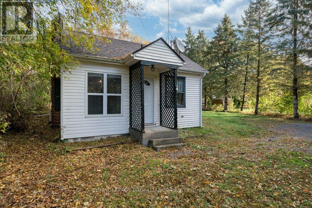 21901 Loyalist Parkway, Quinte West (Murray Ward), Ontario  K0K 1L0 - Photo 3 - X12480647