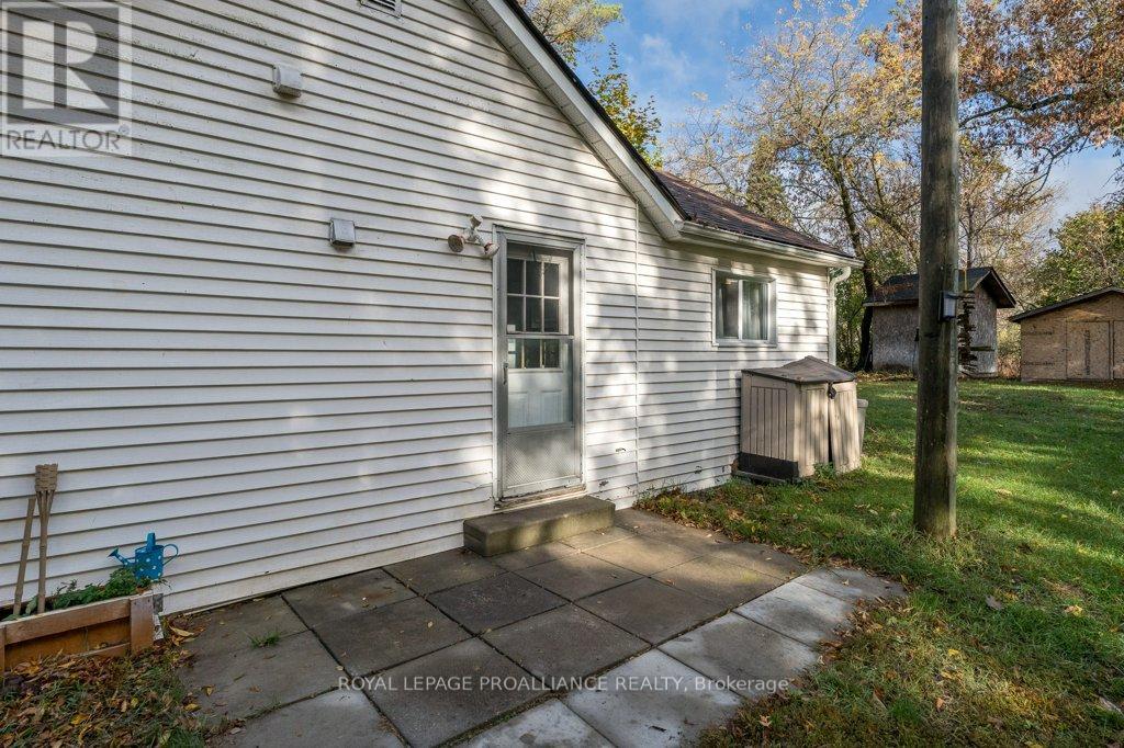 21901 Loyalist Parkway, Quinte West (Murray Ward), Ontario  K0K 1L0 - Photo 5 - X12480647