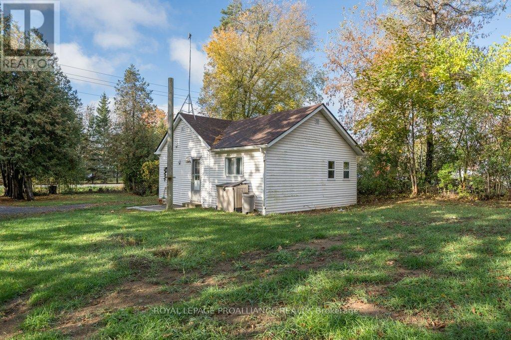 21901 Loyalist Parkway, Quinte West (Murray Ward), Ontario  K0K 1L0 - Photo 6 - X12480647
