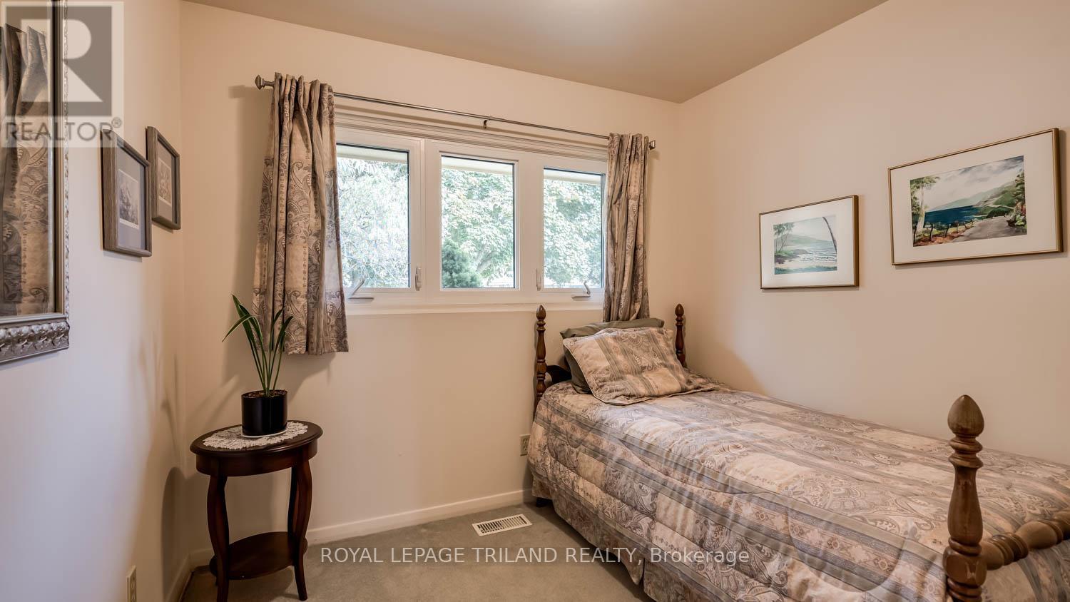 97 Goldwick Crescent, London East, Ontario  N5V 2K9 - Photo 11 - X12480635
