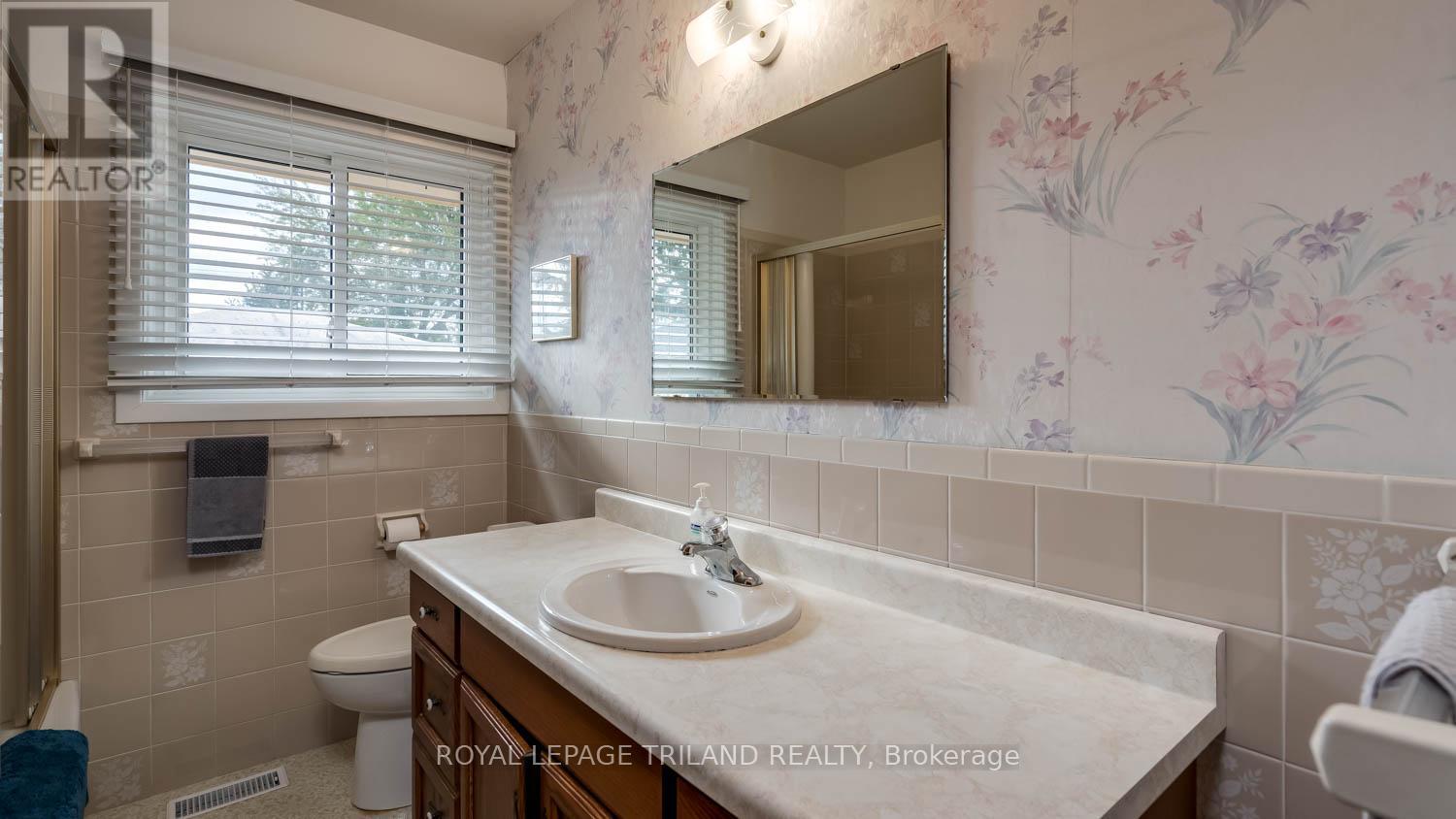 97 Goldwick Crescent, London East, Ontario  N5V 2K9 - Photo 12 - X12480635