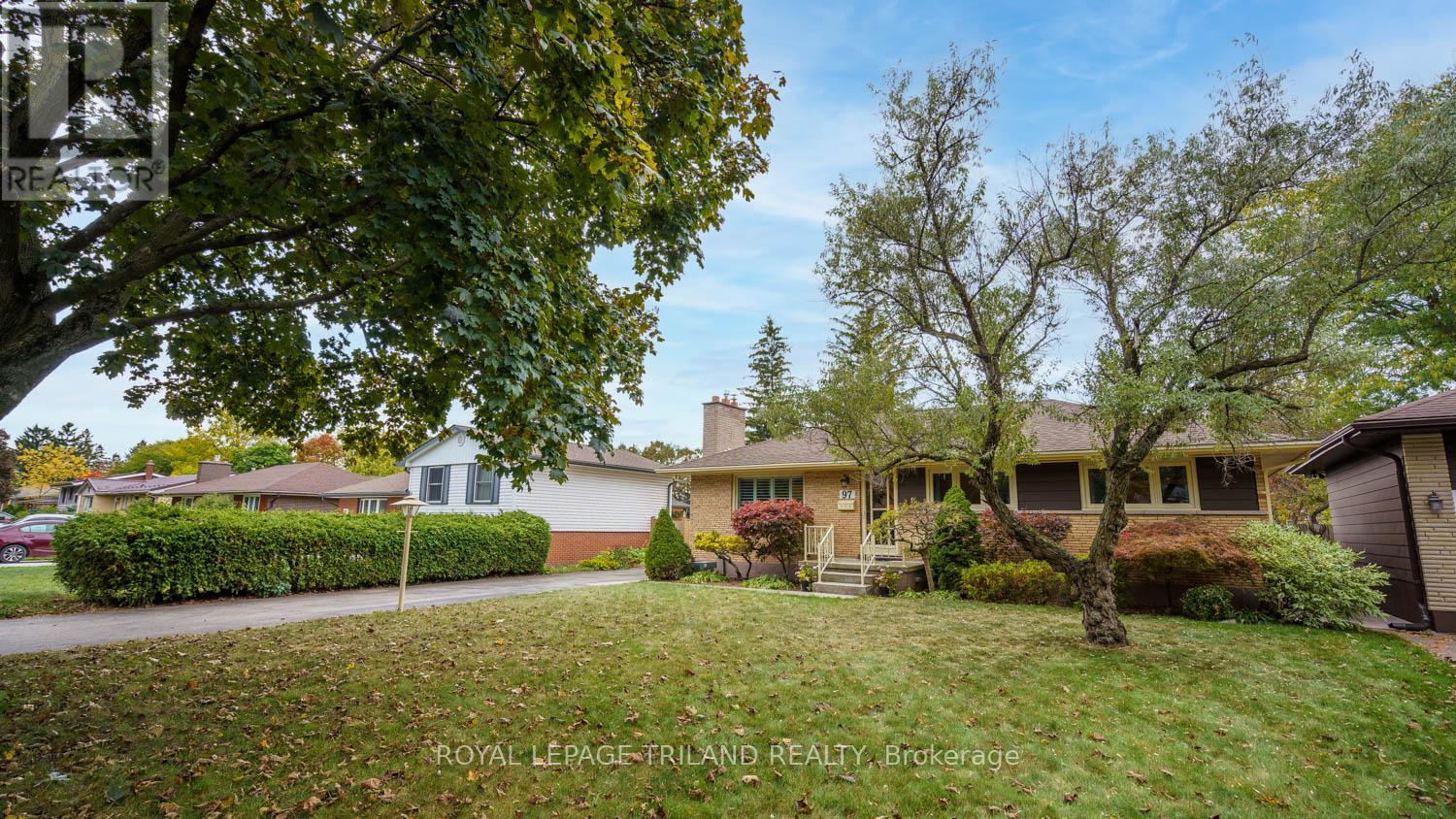 97 Goldwick Crescent, London East, Ontario  N5V 2K9 - Photo 2 - X12480635