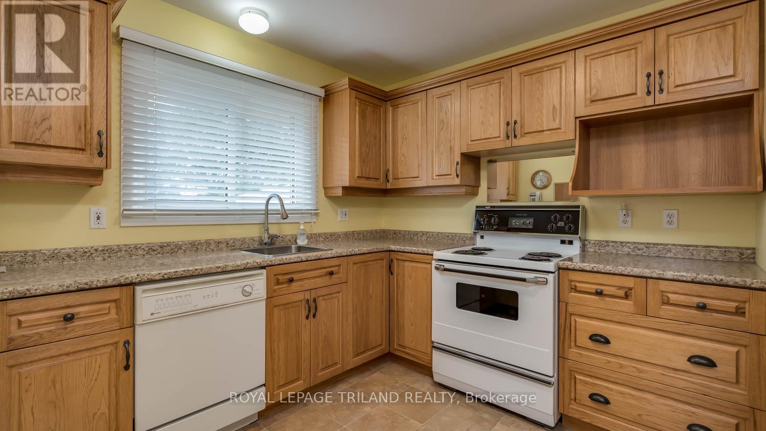 97 Goldwick Crescent, London East, Ontario  N5V 2K9 - Photo 8 - X12480635