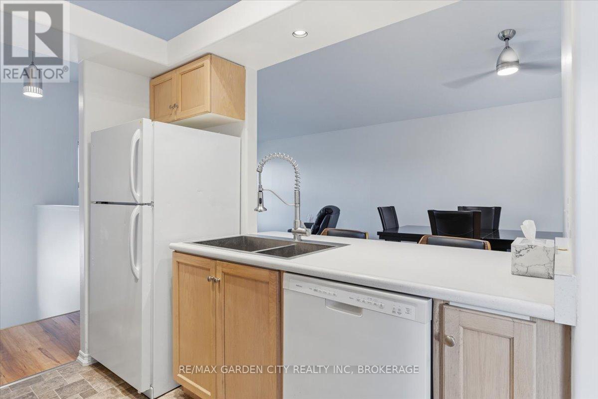 4 Fox Trail Drive, St. Catharines (Rykert/vansickle), Ontario  L2S 3T7 - Photo 11 - X12480311